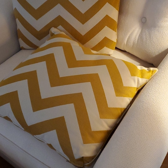 Chevron Mustard Yellow 2 Accent pillows - Picture 3 of 6